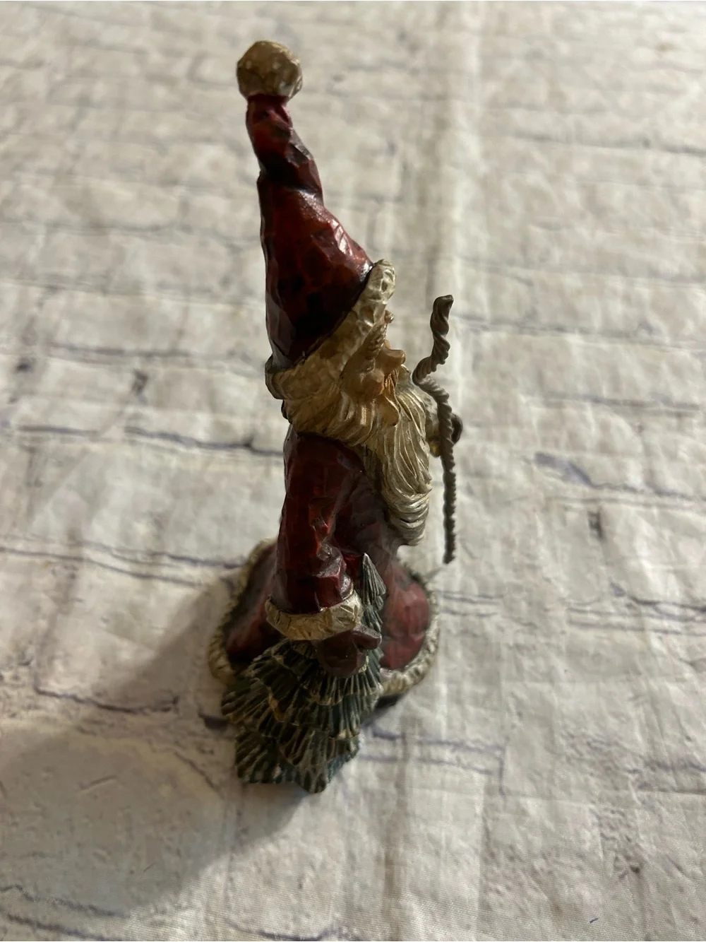 CHRISTMAS (2007) SANTA CLAUS-COUNTRY OLD FASHION FIGURINE CHRISTMAS TREE & STICK